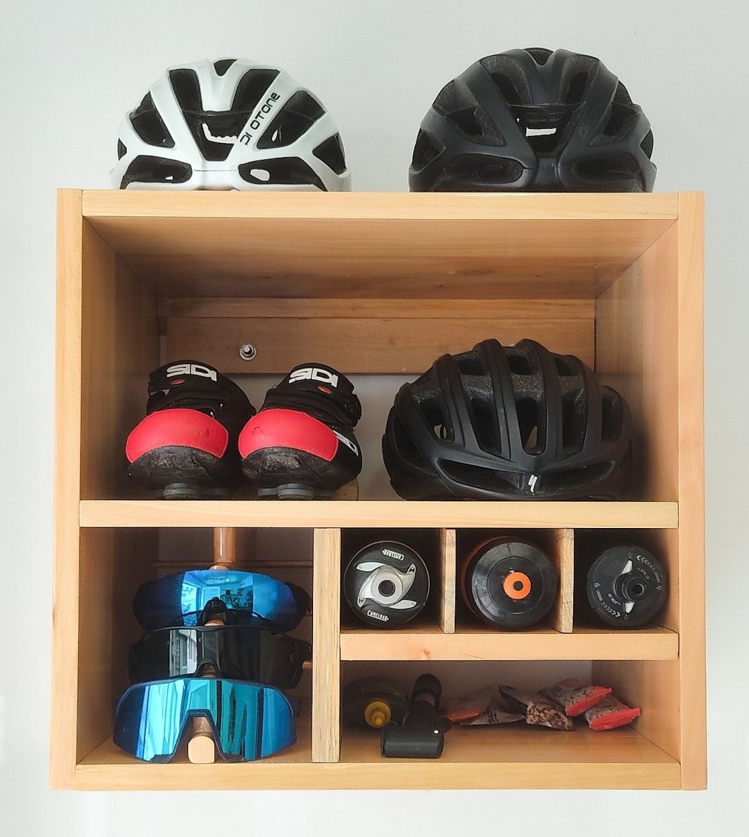GLAM - Mueble para Accesorios de ciclismo - Casa Máia