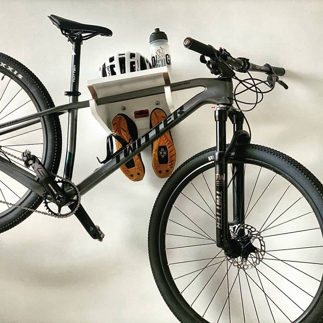 Soporte en madera de pared para bicicleta de MTB – Casa Máia